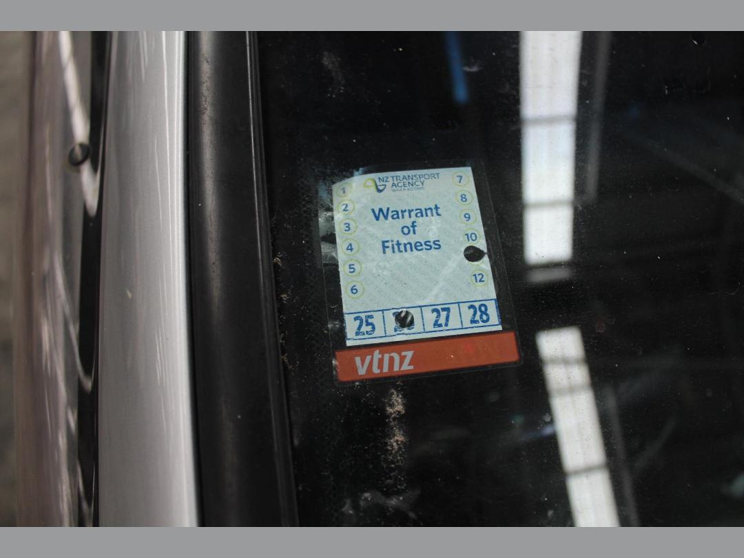 Photo '16' of Toyota Ipsum 240S Photo '16' of Toyota Ipsum 240S