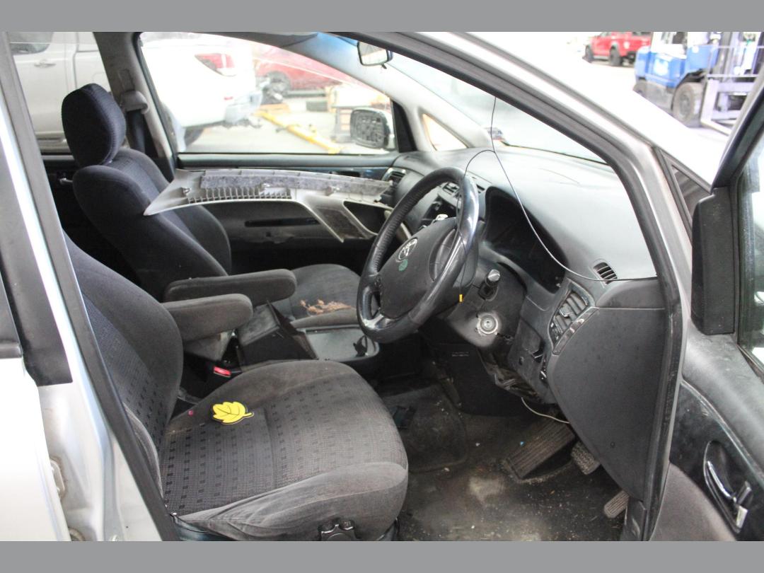 Photo '9' of Toyota Ipsum 240S Photo '9' of Toyota Ipsum 240S