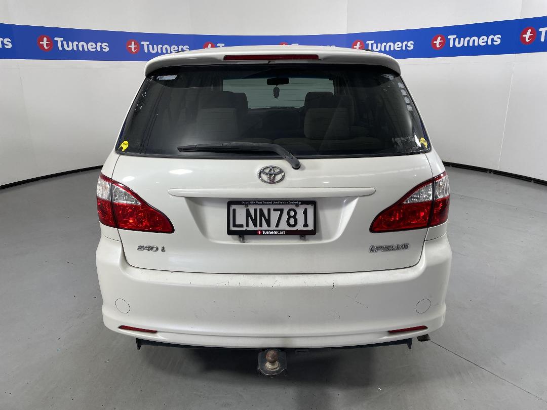 Photo '6' of Toyota Ipsum