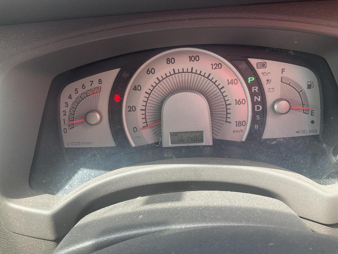 Photo '12' of Toyota Isis Photo '12' of Toyota Isis