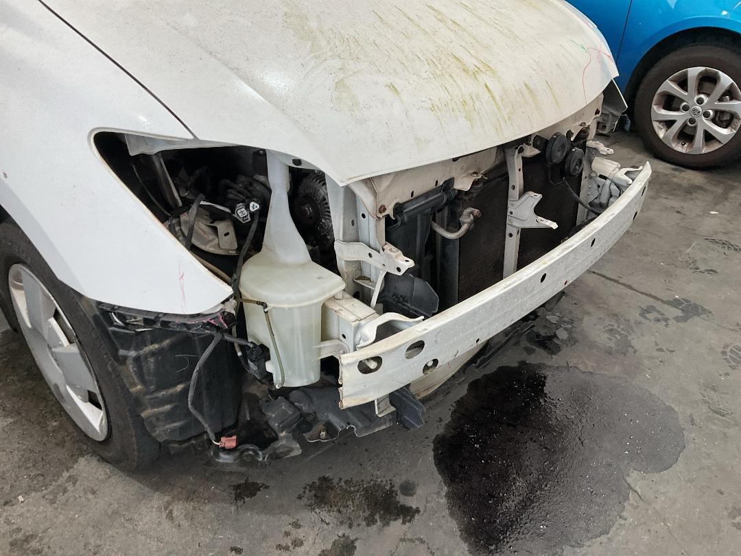 Photo '3' of Toyota IST Photo '3' of Toyota IST