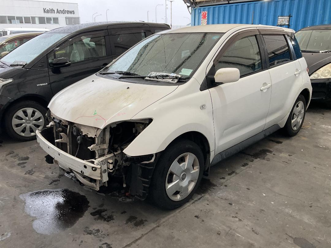 Photo '7' of Toyota IST Photo '7' of Toyota IST