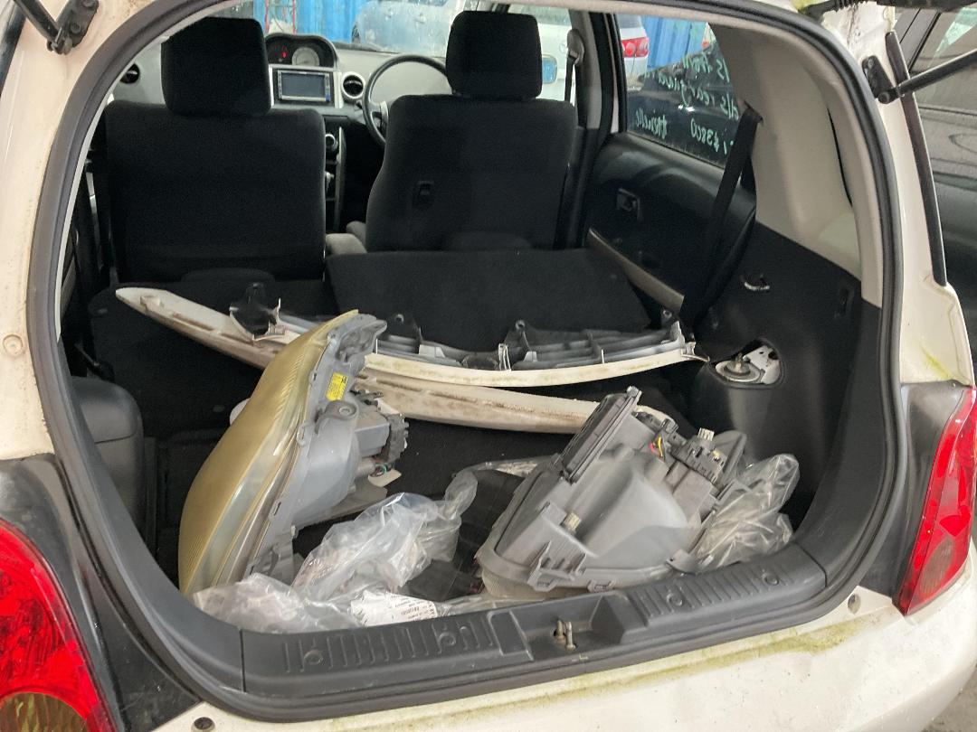 Photo '13' of Toyota IST Photo '13' of Toyota IST