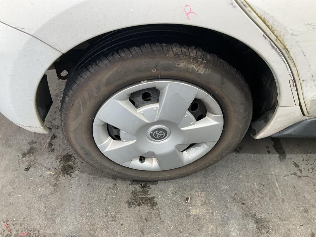 Photo '16' of Toyota IST Photo '16' of Toyota IST