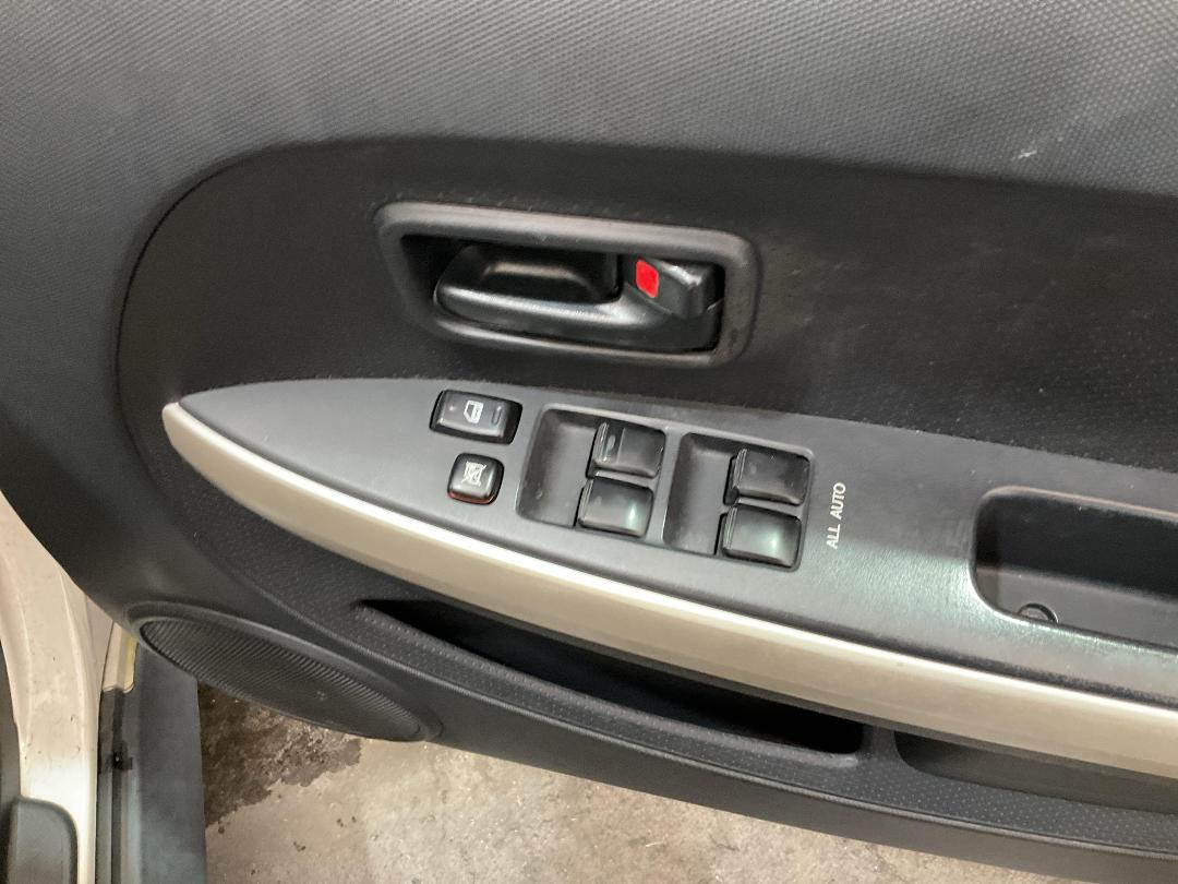 Photo '22' of Toyota IST Photo '22' of Toyota IST