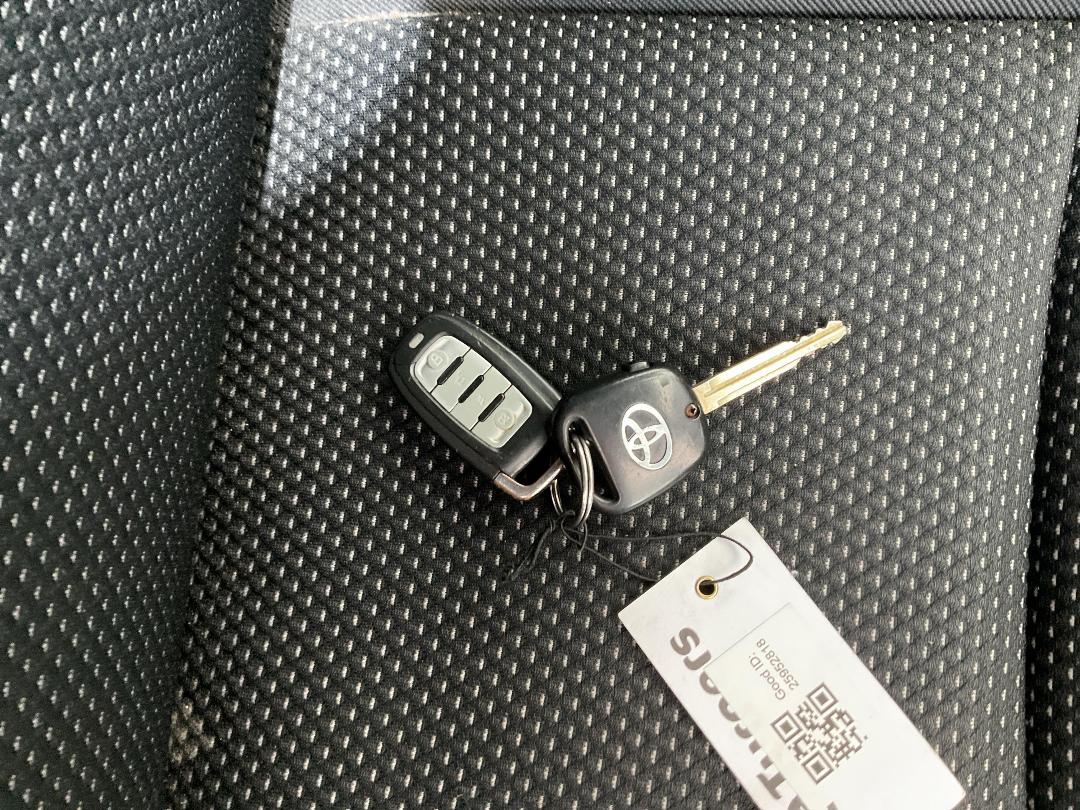 Photo '23' of Toyota IST Photo '23' of Toyota IST