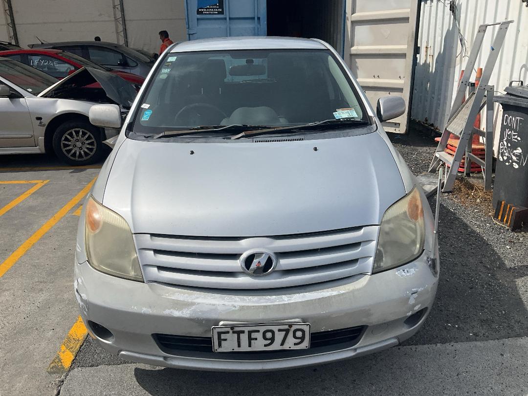 Photo '2' of Toyota IST