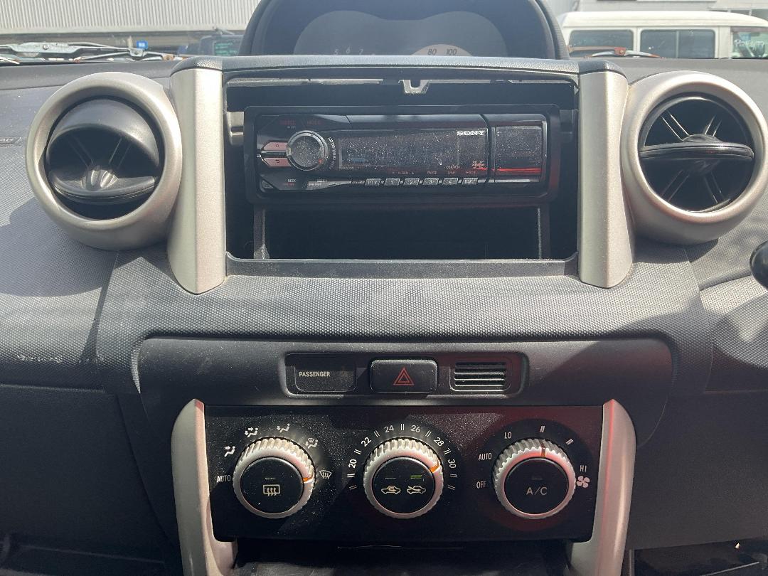 Photo '10' of Toyota IST