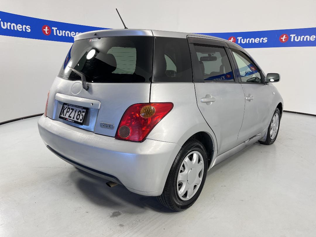 Photo '6' of Toyota IST Photo '6' of Toyota IST