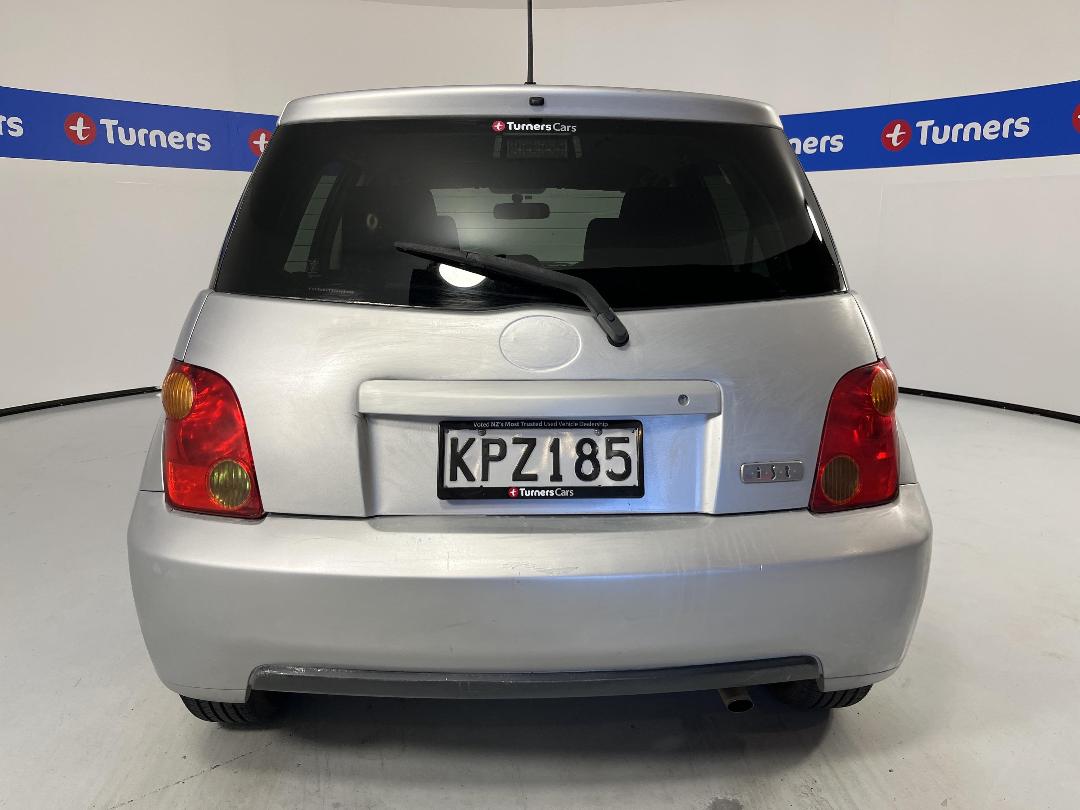 Photo '5' of Toyota IST Photo '5' of Toyota IST