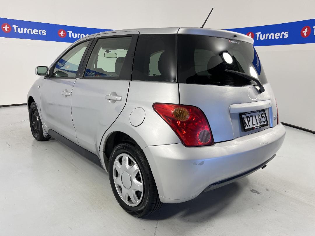 Photo '4' of Toyota IST Photo '4' of Toyota IST