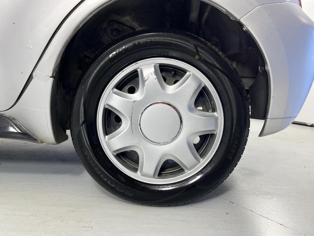 Photo '9' of Toyota IST Photo '9' of Toyota IST