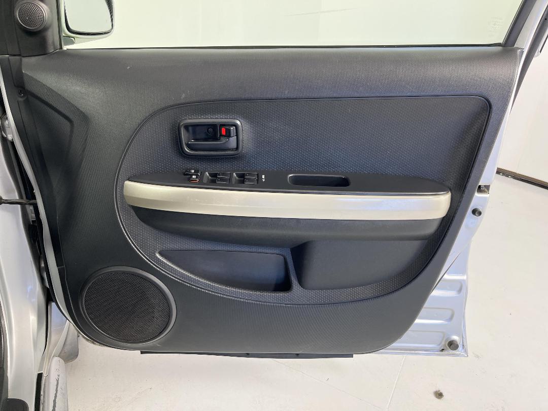 Photo '13' of Toyota IST Photo '13' of Toyota IST