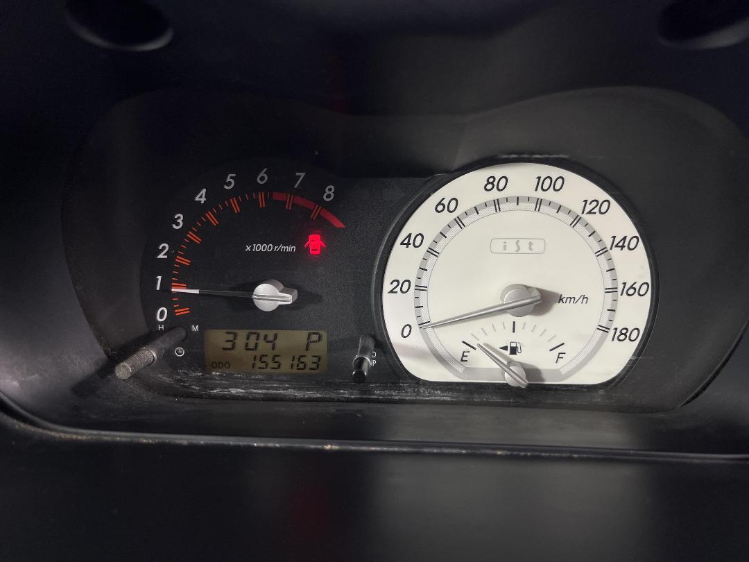 Photo '19' of Toyota IST Photo '19' of Toyota IST