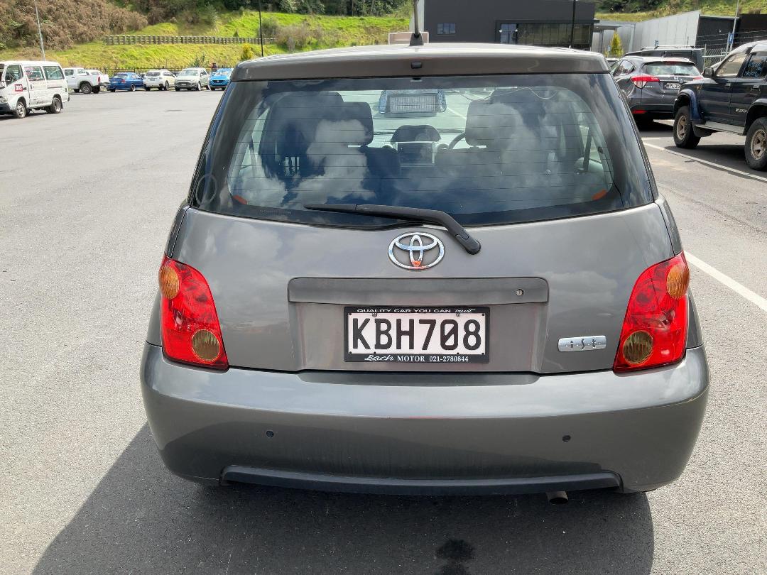 Photo '6' of Toyota IST 1.3L