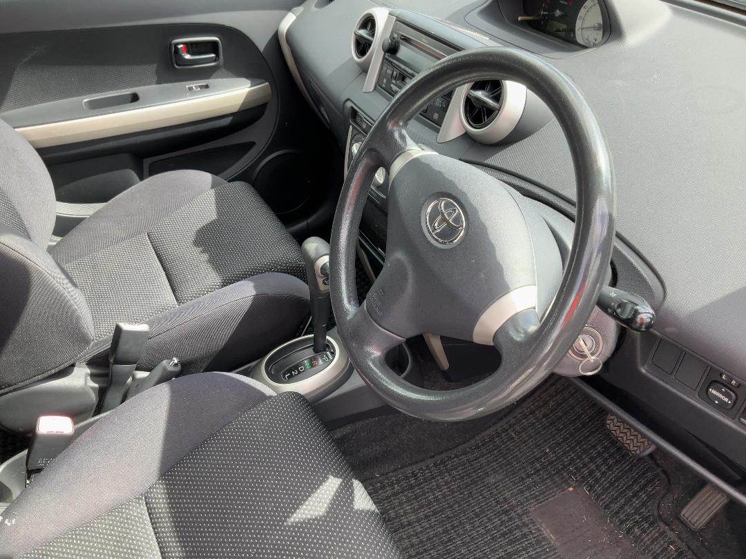 Photo '18' of Toyota IST 1.3L