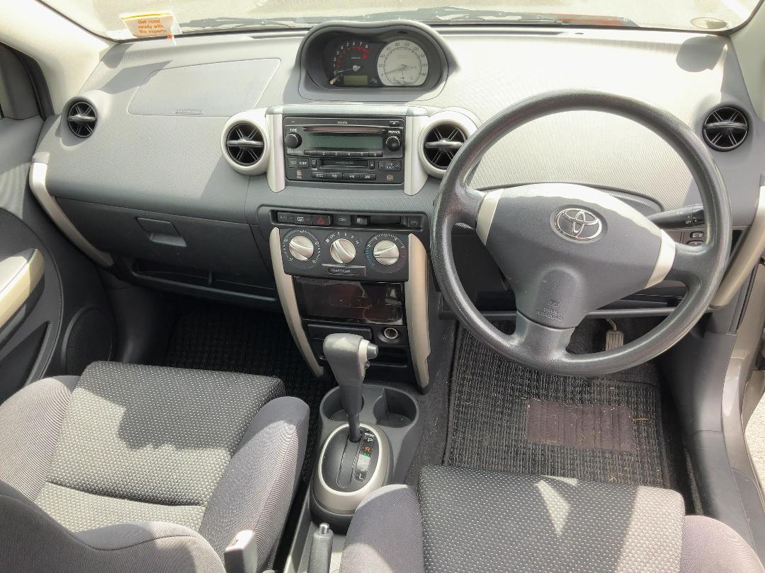 Photo '19' of Toyota IST 1.3L