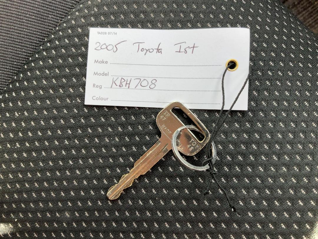 Photo '25' of Toyota IST 1.3L