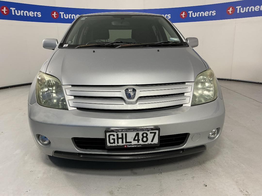 Photo '2' of Toyota IST