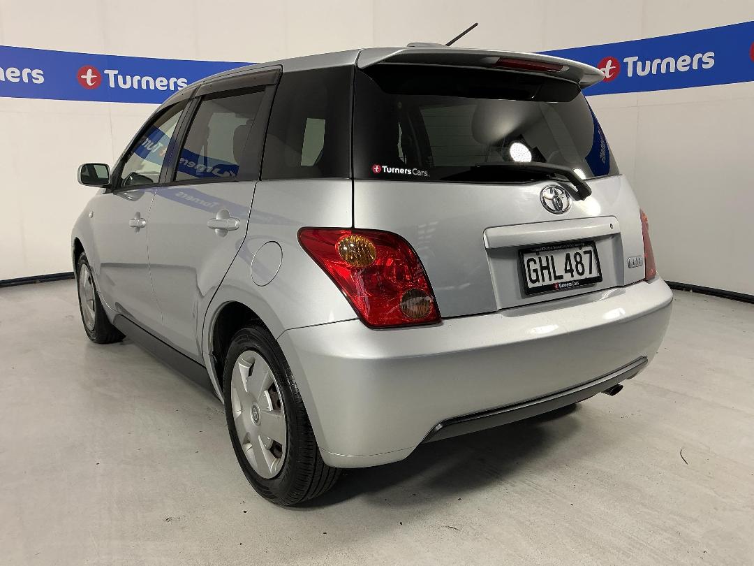 Photo '5' of Toyota IST