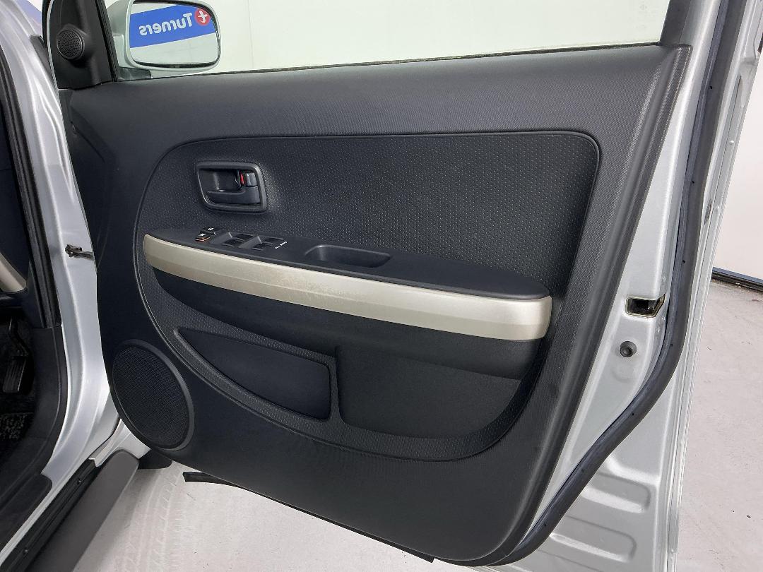 Photo '15' of Toyota IST