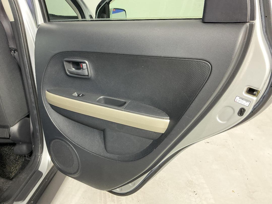 Photo '19' of Toyota IST