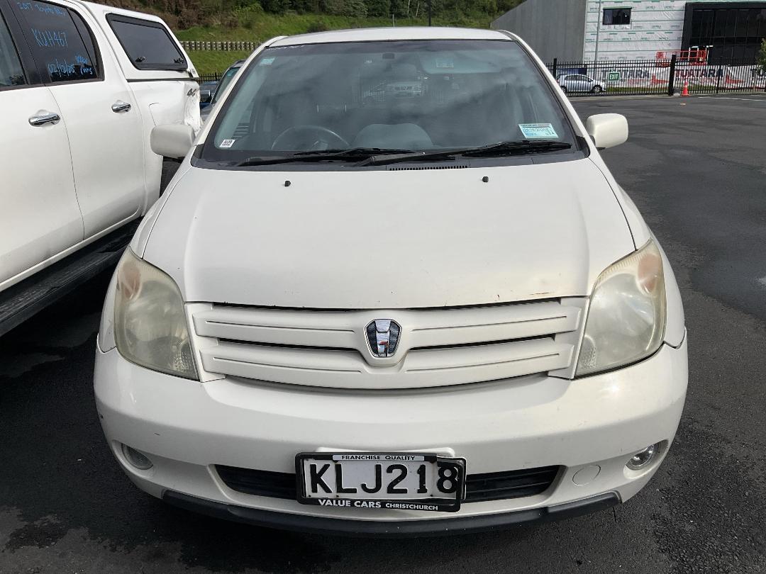 Photo '6' of Toyota IST Photo '6' of Toyota IST