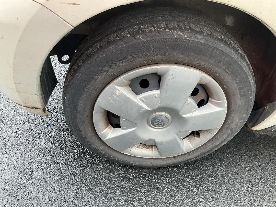 Photo '8' of Toyota IST Photo '8' of Toyota IST