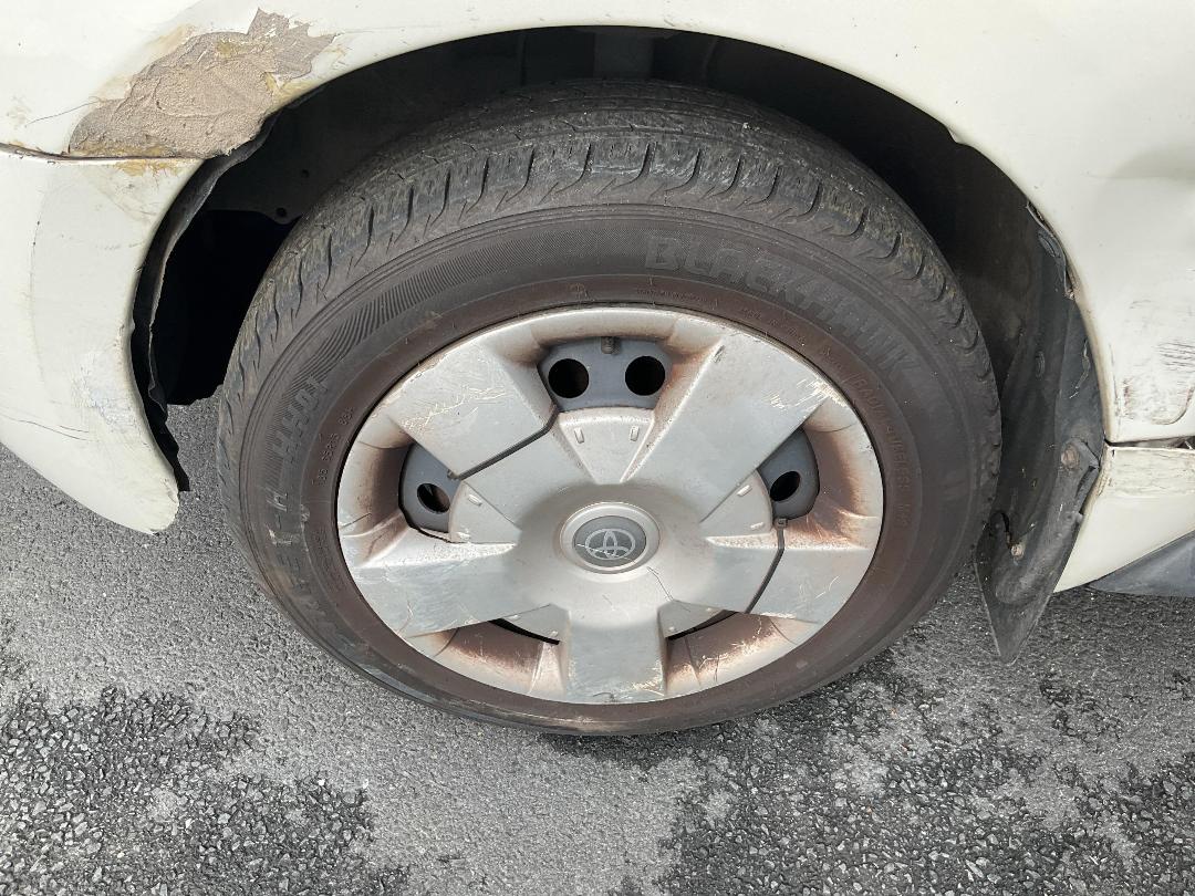 Photo '10' of Toyota IST Photo '10' of Toyota IST