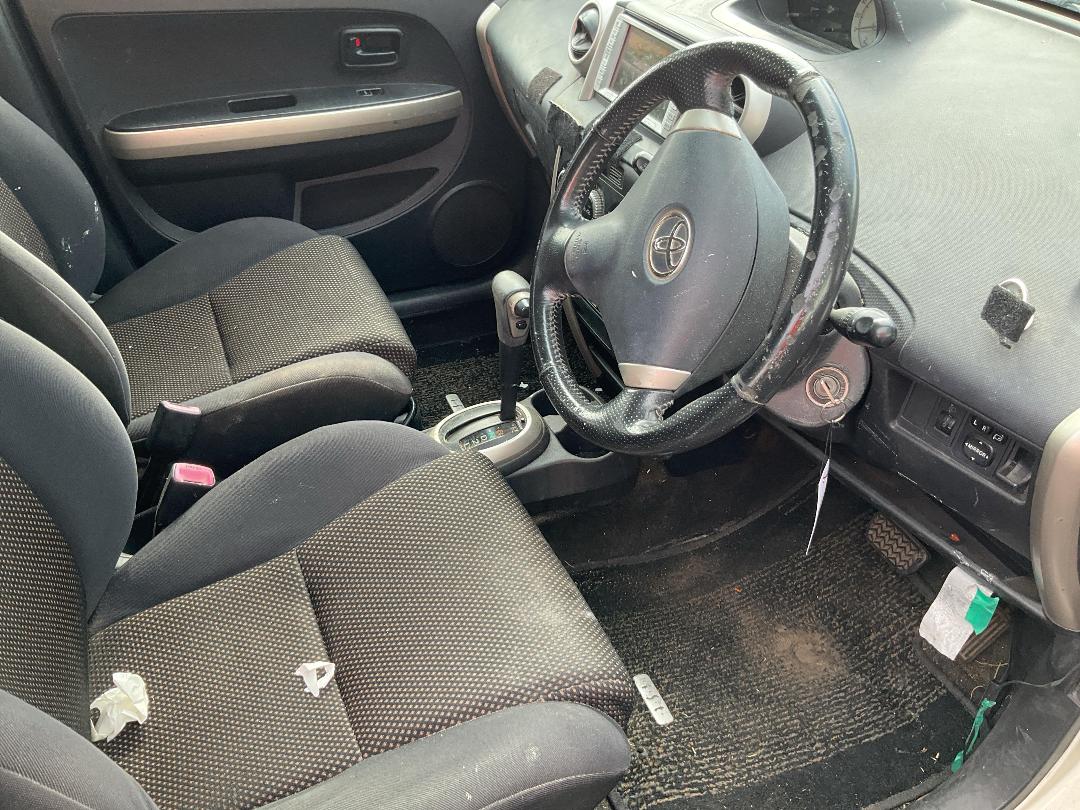 Photo '18' of Toyota IST Photo '18' of Toyota IST