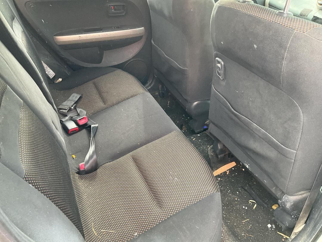 Photo '20' of Toyota IST Photo '20' of Toyota IST