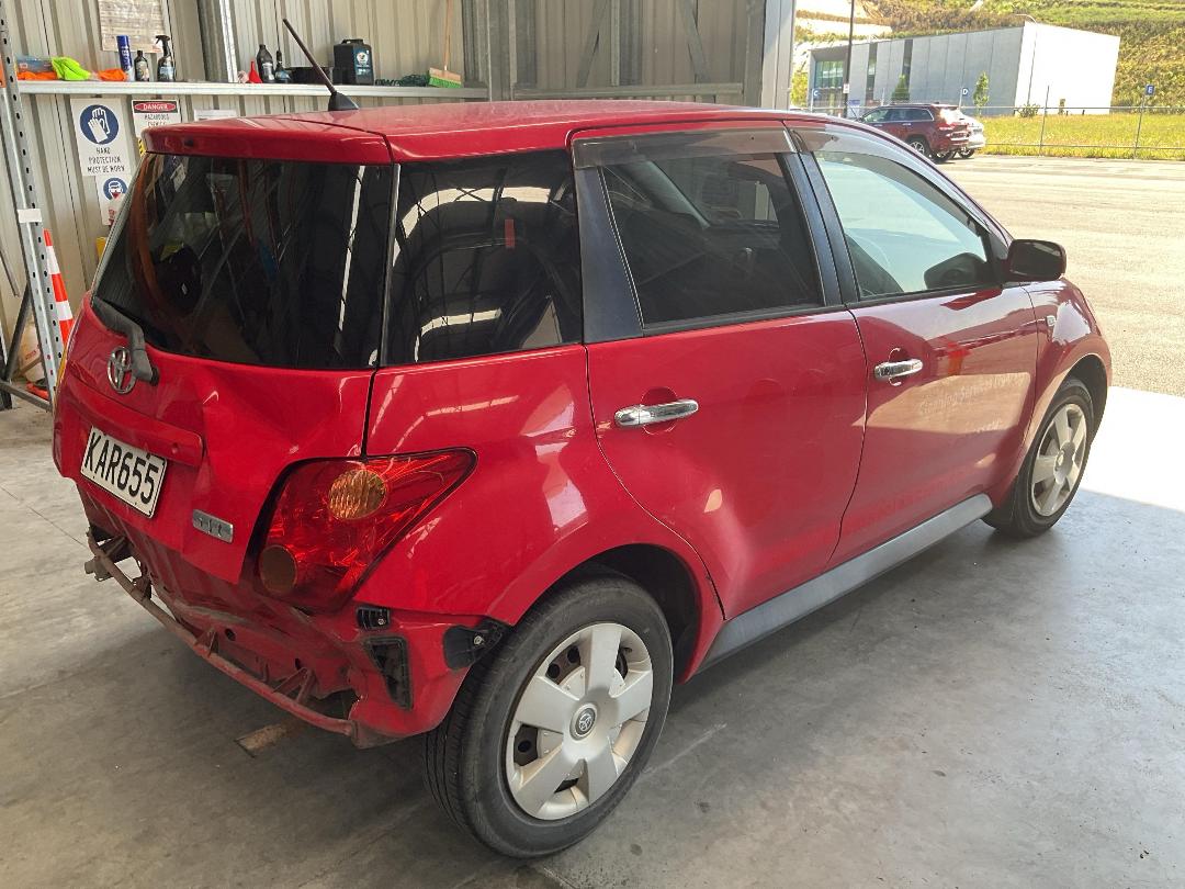 Photo '4' of Toyota IST Photo '4' of Toyota IST