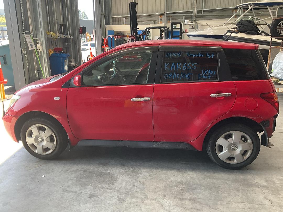 Photo '6' of Toyota IST Photo '6' of Toyota IST