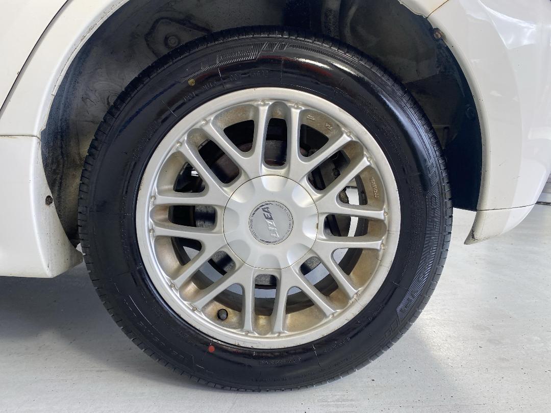 Photo '11' of Toyota IST