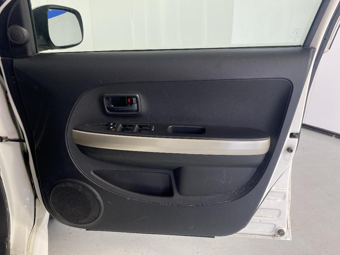 Photo '15' of Toyota IST