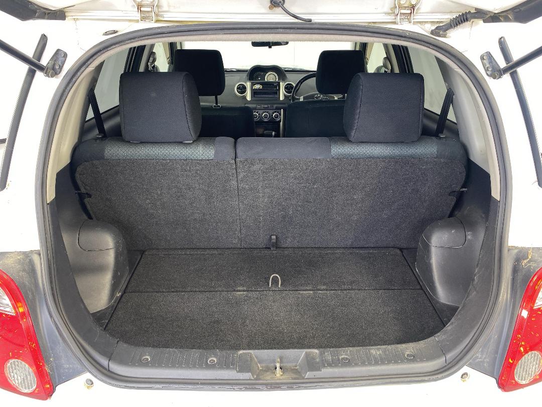 Photo '14' of Toyota IST