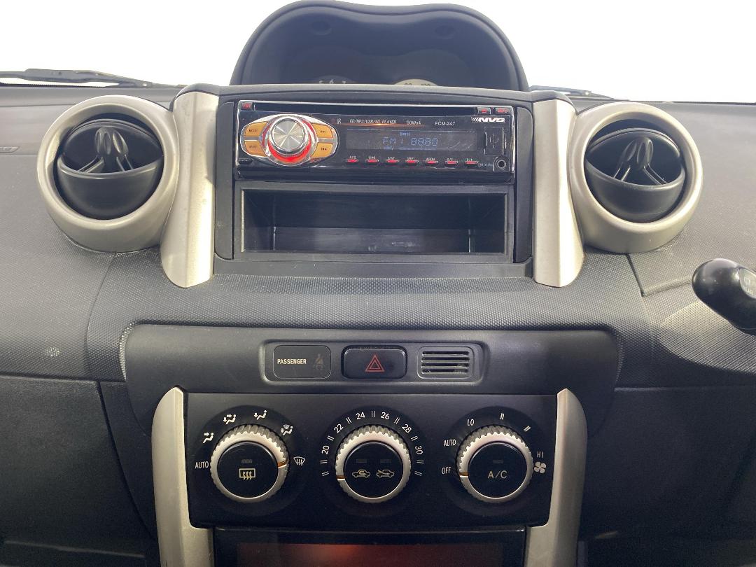 Photo '18' of Toyota IST