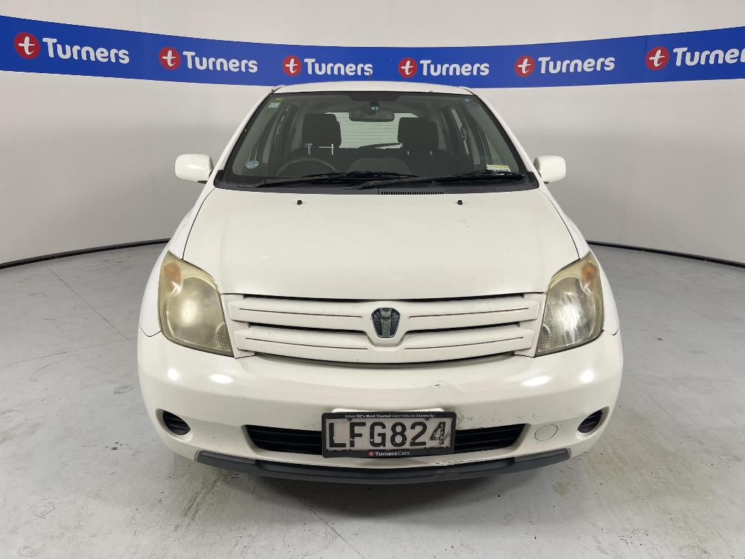 Photo '2' of Toyota IST