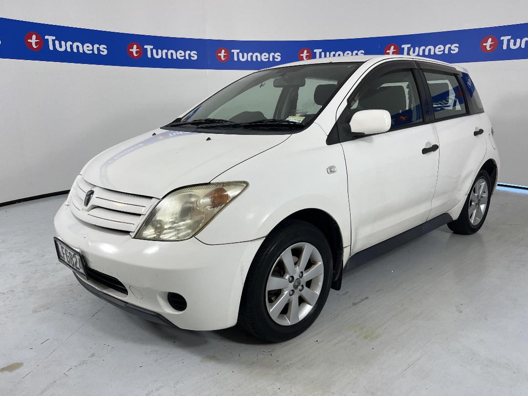 Photo '4' of Toyota IST