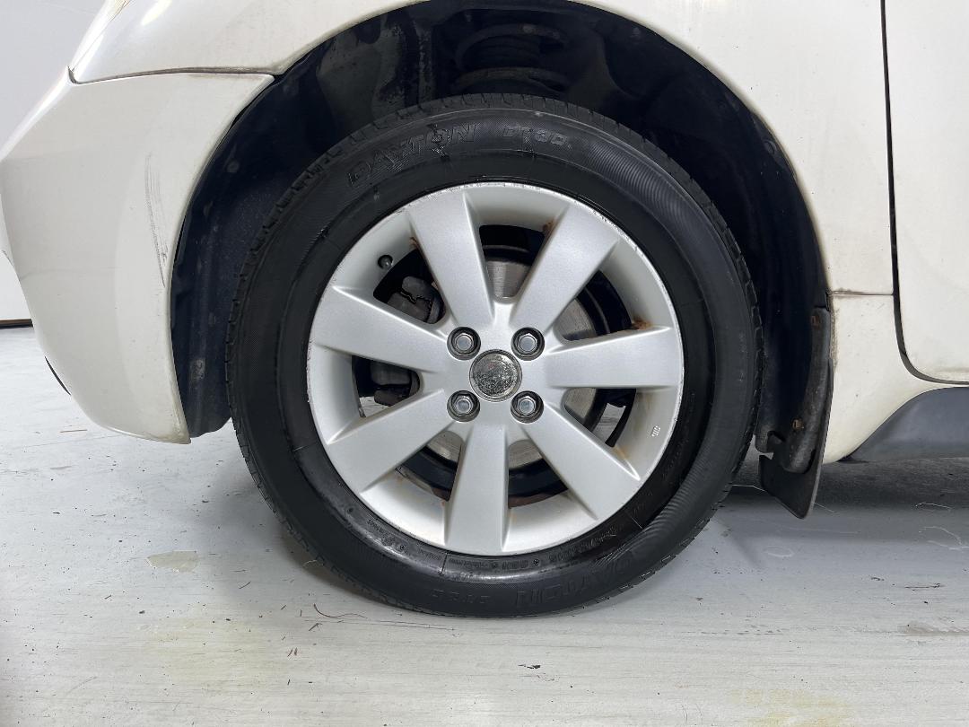 Photo '10' of Toyota IST