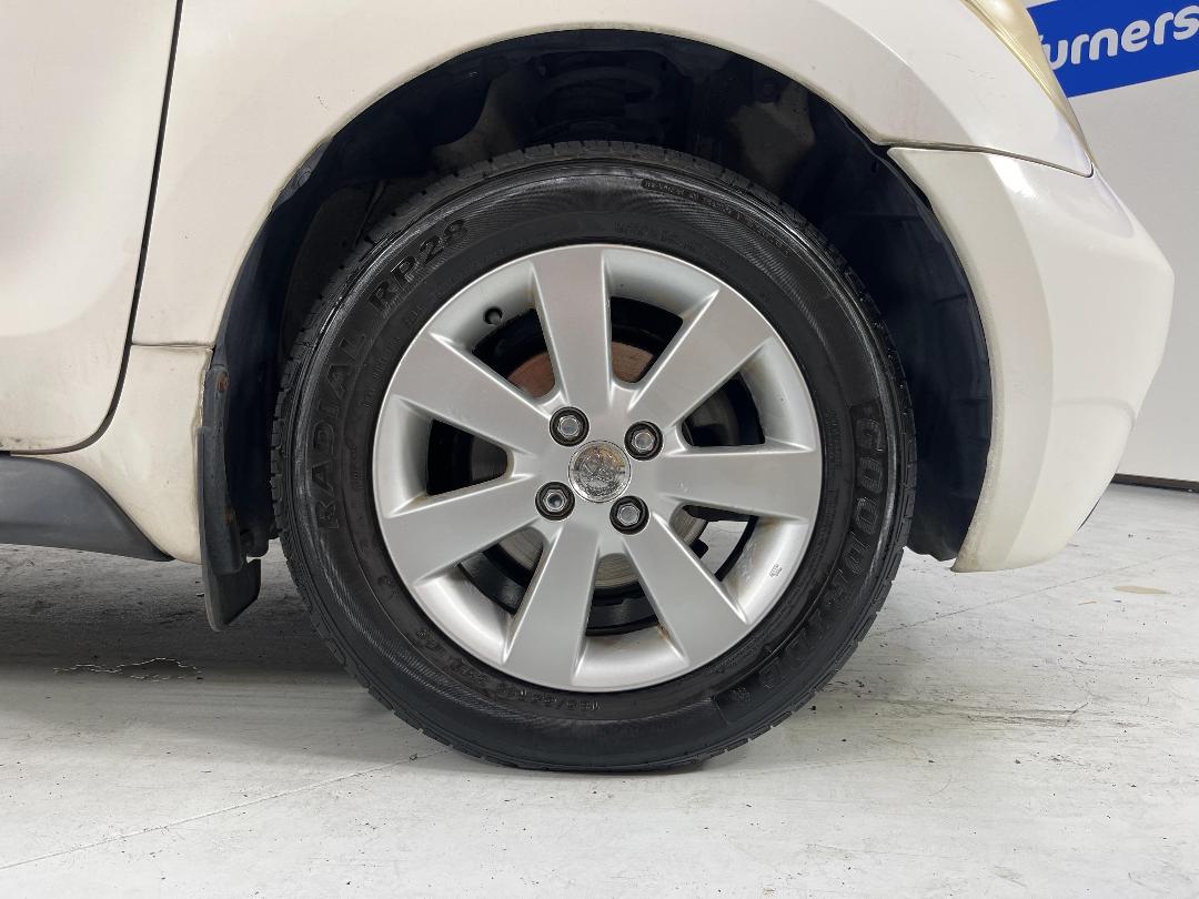 Photo '9' of Toyota IST