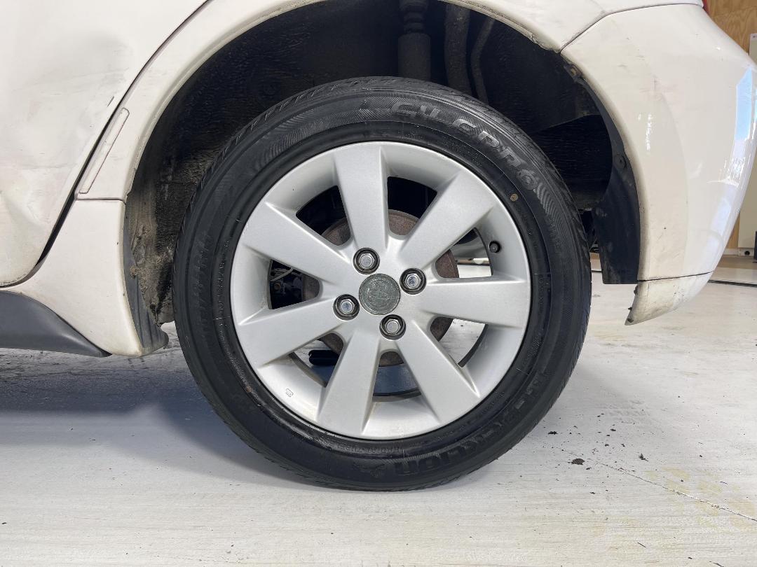 Photo '11' of Toyota IST