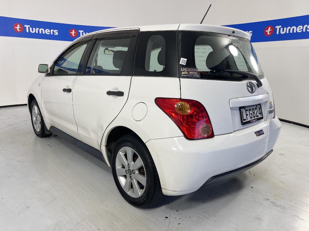 Photo '5' of Toyota IST