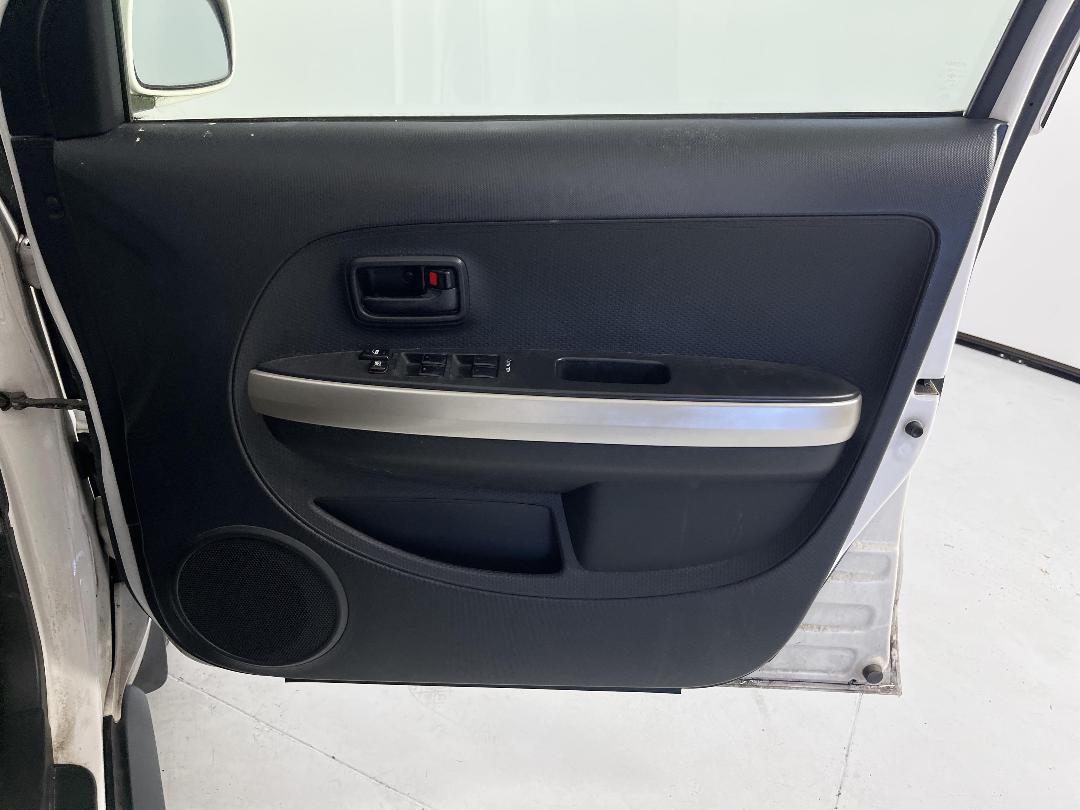 Photo '15' of Toyota IST