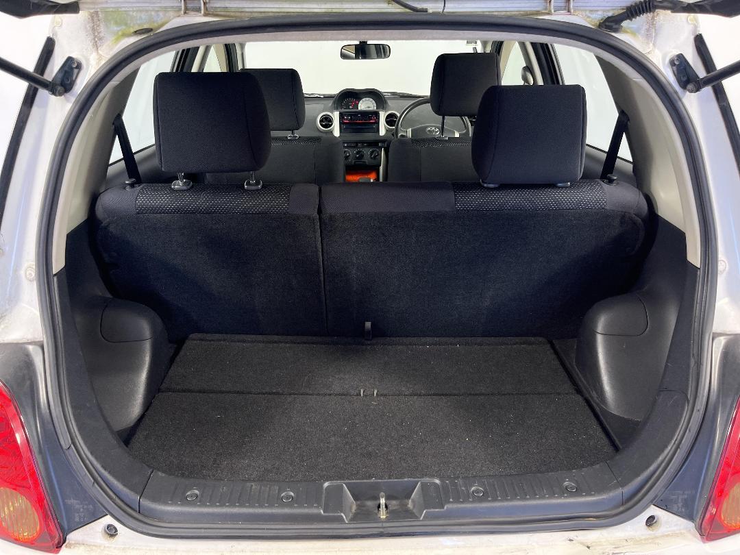 Photo '14' of Toyota IST