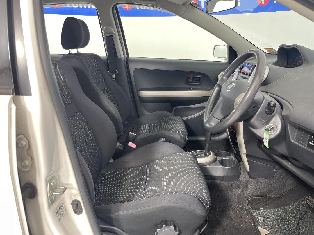 Photo '16' of Toyota IST