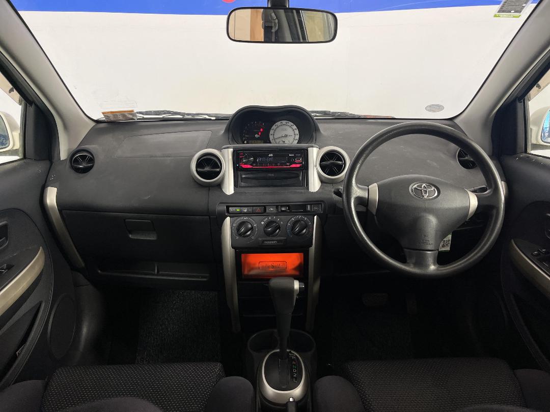 Photo '17' of Toyota IST