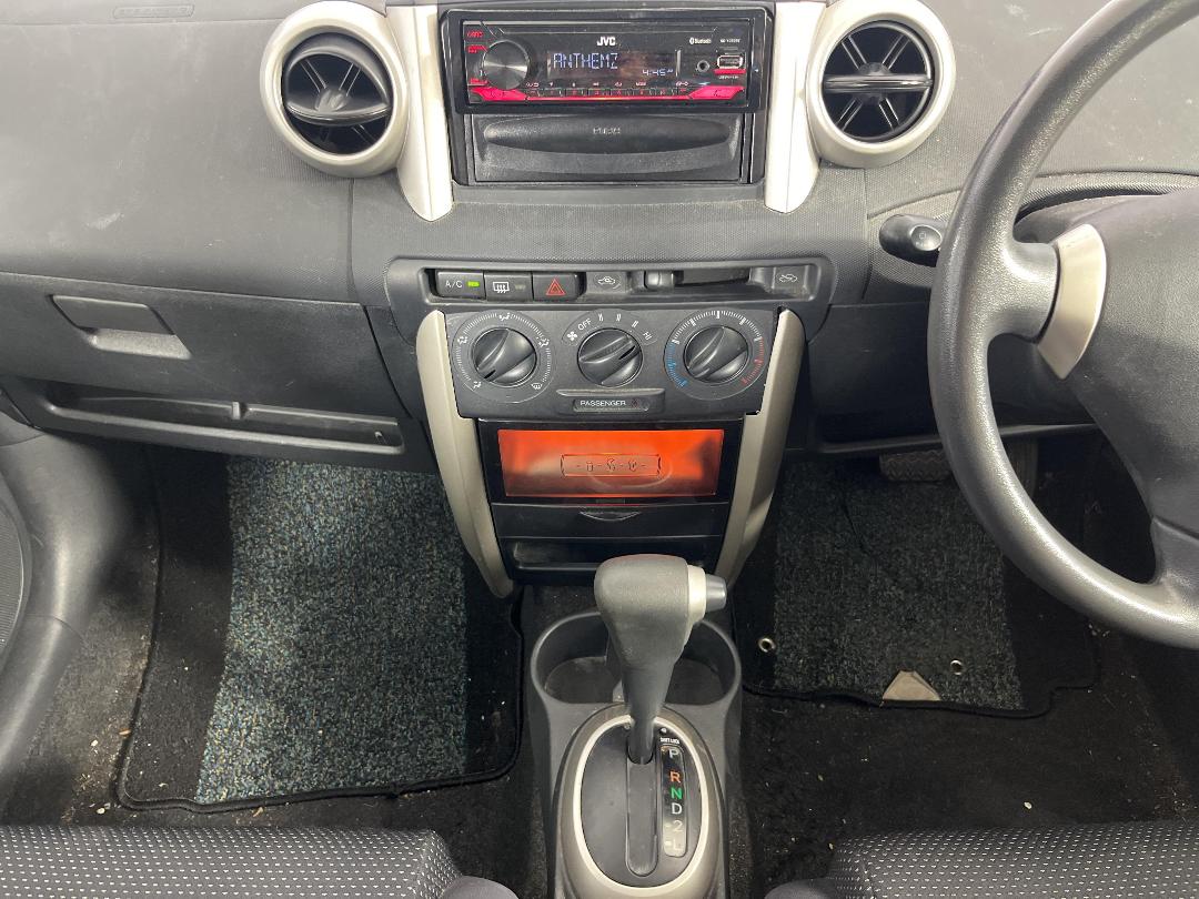 Photo '18' of Toyota IST