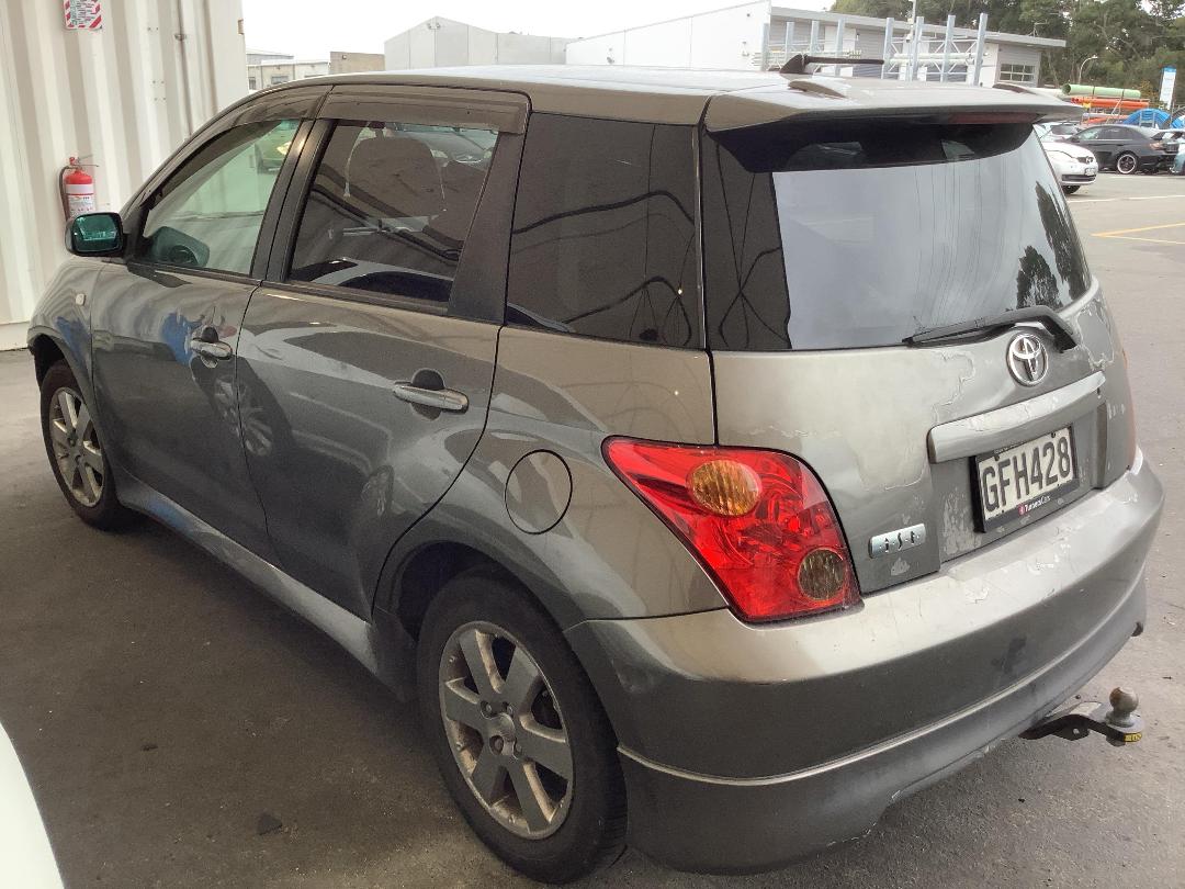 Photo '6' of Toyota IST