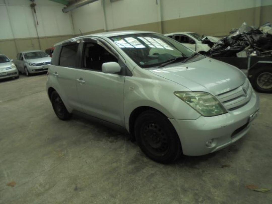 Photo '2' of Toyota IST